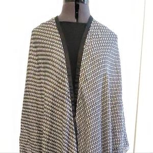 Chicos Black and White Wrap
